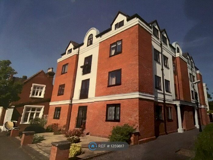2 Bedroom Flat To Rent In Squirhill Place, Leamington Spa, CV31