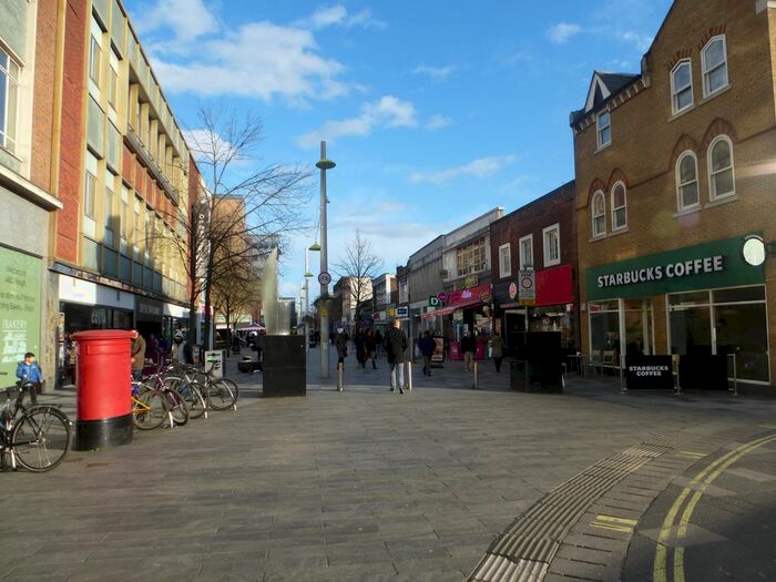 1 Bedroom Flat To Rent In High Street, Slough, SL1