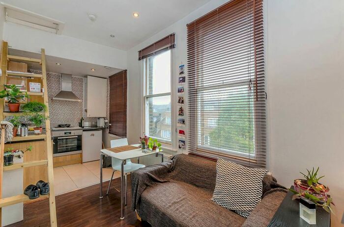 Studio To Rent In Harrow Road, Maida Vale, London, W10