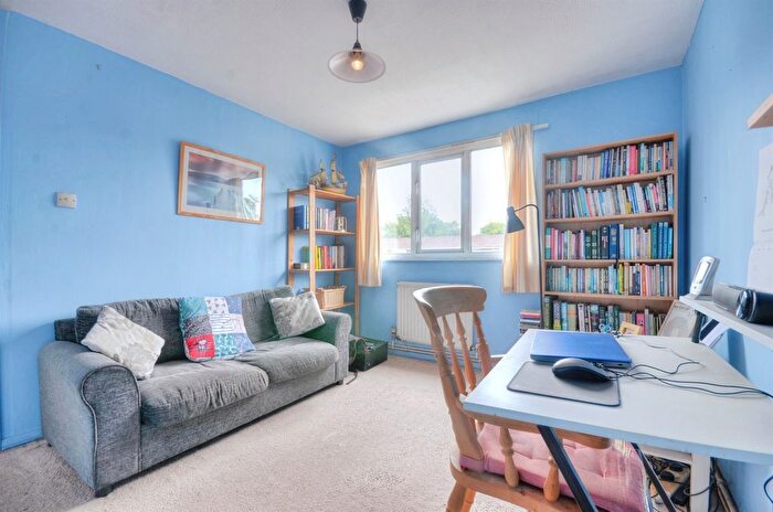 3 Bedroom End Of Terrace House For Sale In Donaldson Road, Salisbury, SP1