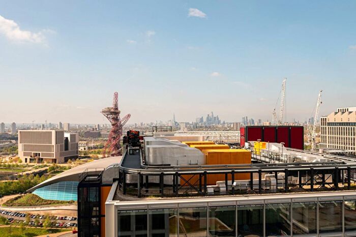 2 Bedroom Flat To Rent In Westfield Avenue, Stratford, London, E20