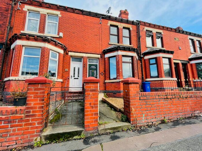 3 Bedroom Terraced House To Rent In Ashley Lane, Moston, M9