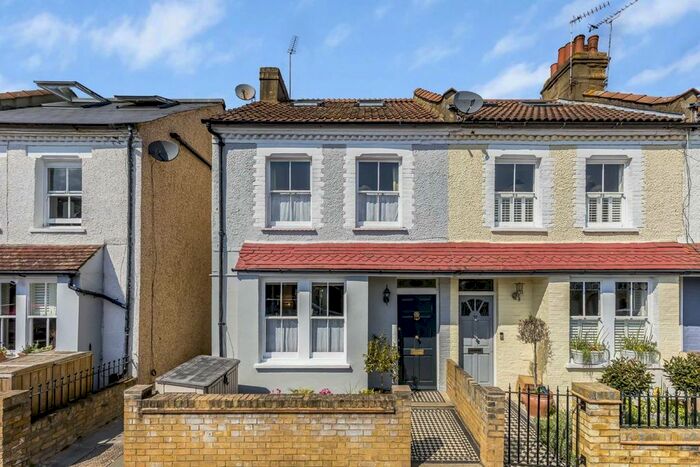 4 Bedroom Semi-Detached House To Rent In Gould Road, Twickenham, TW2