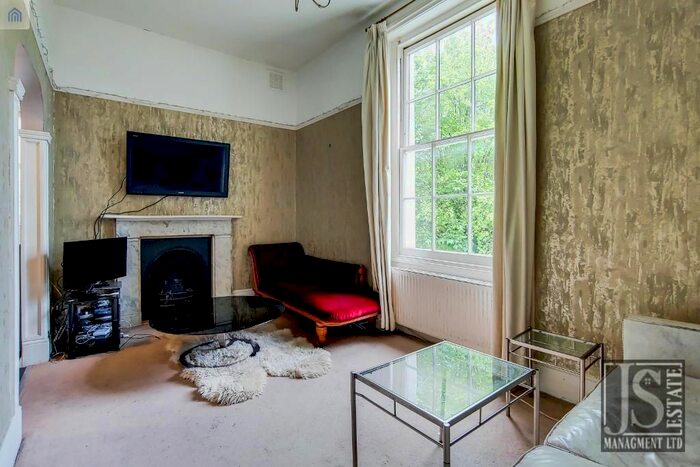 1 Bedroom Flat To Rent In Kings Avenue, London, SW4