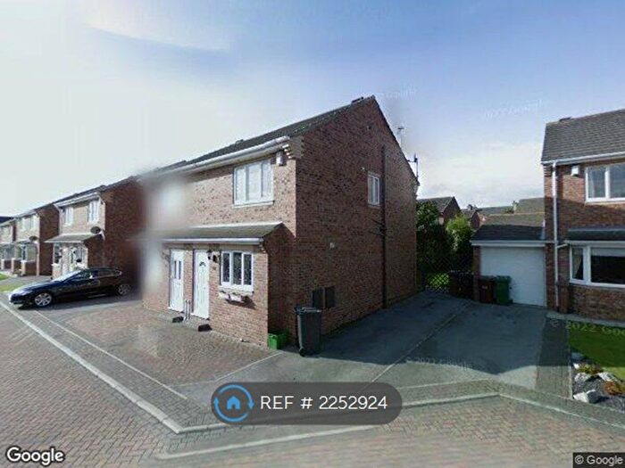 3 Bedroom Semi-Detached House To Rent In Saville Park, Ossett, WF5