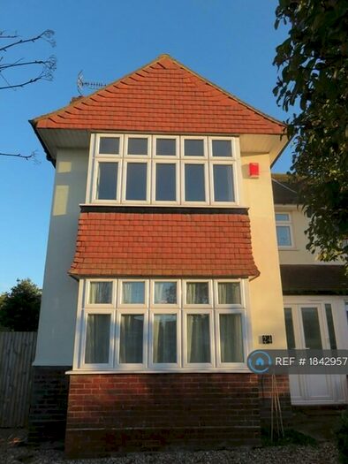 3 Bedroom Semi-Detached House To Rent In Botany Road, Broadstairs, CT10