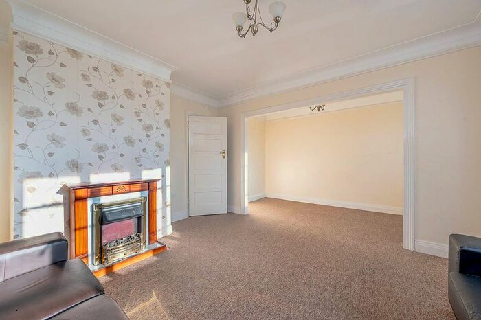 2 Bedroom Flat To Rent In Hanger Lane, Ealing, London, W5