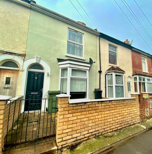 3 Bedroom Property To Rent In Queens Road, Portsmouth, PO2
