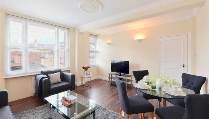 2 Bedroom Flat To Rent In Hill Street, London, W1J