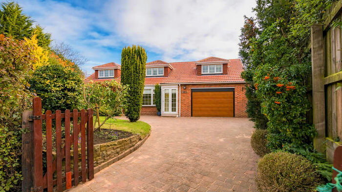 4 Bedroom Detached House To Rent In Daveen, Front Street, YO19