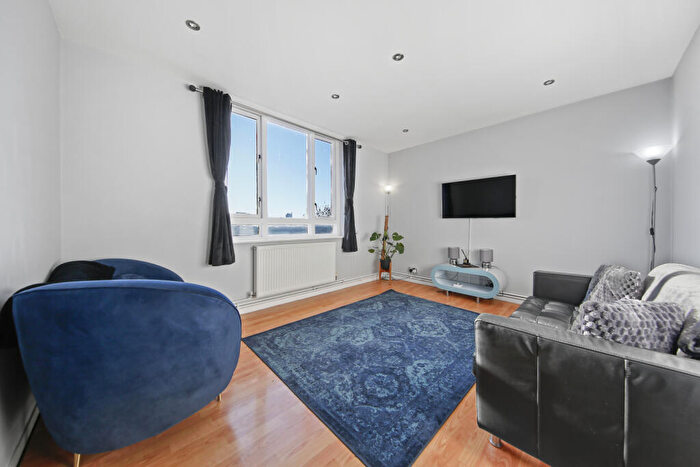 1 Bedroom Apartment For Sale In Warwick Grove, Upper Clapton, E5