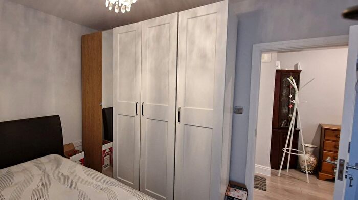 2 Bedroom Flat For Sale In Edgware Court, Edgware, HA8