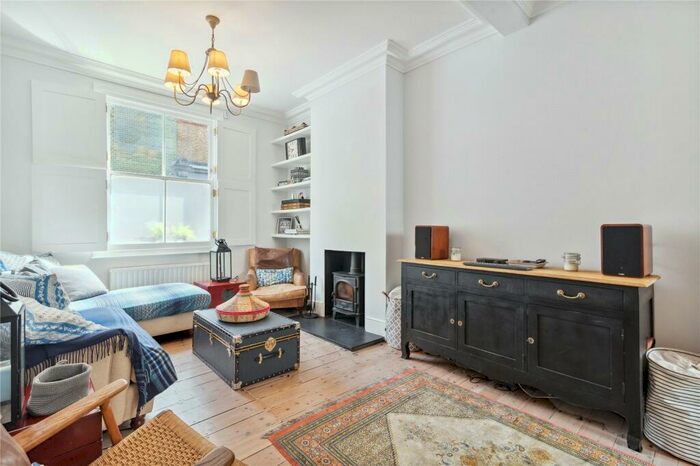 3 Bedroom House To Rent In Derbyshire Street, Brick Lane, E2