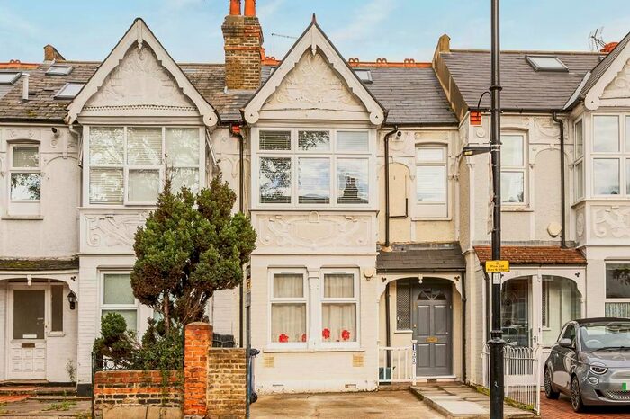 2 Bedroom Flat To Rent In Northfield Avenue, Ealing, London, W13
