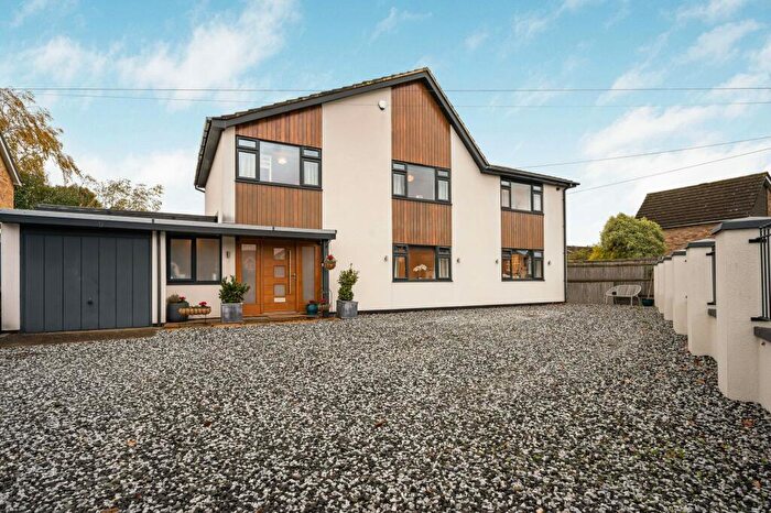 4 Bedroom Detached House For Sale In Browns Road, Holmer Green, HP15