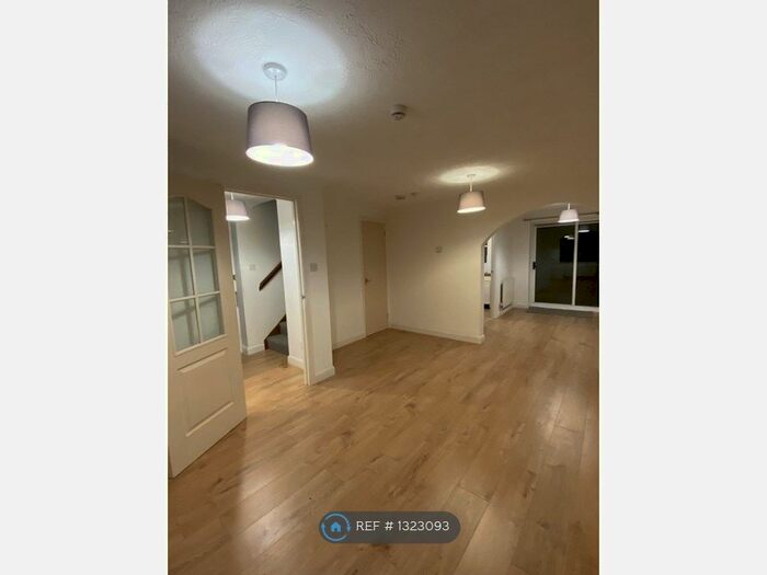 3 Bedroom Semi-Detached House To Rent In Orwell Close, Stone Cross, Pevensey BN24