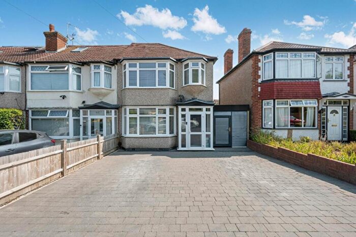 3 Bedroom End Of Terrace House For Sale In Molesey Drive, Cheam, Sutton, SM3