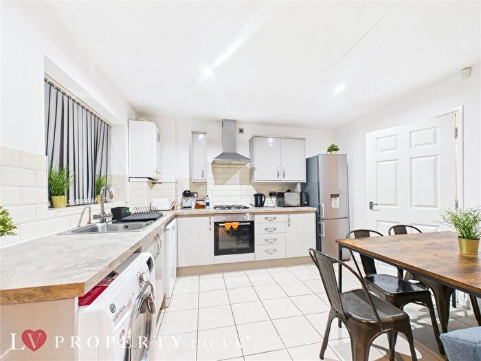 Semi Detached House To Rent In New Spring Gardens, Birmingham, West Midlands, B18