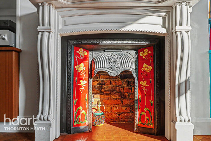 3 Bedroom Maisonette For Sale In Mersham Road, Thornton Heath, CR7