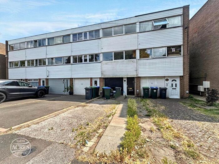 3 Bedroom Terraced House For Sale In Meadowside Close, Great Barr, Birmingham, B43