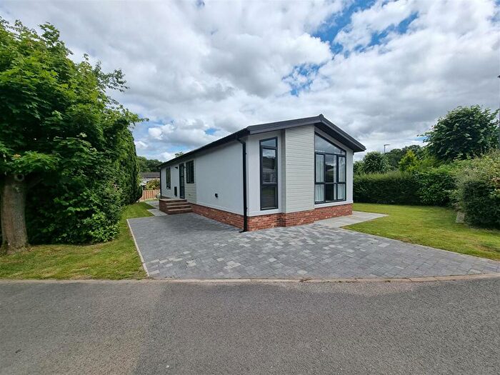2 Bedroom Park Home For Sale In Juggins Lane, Earlswood, Solihull, B94