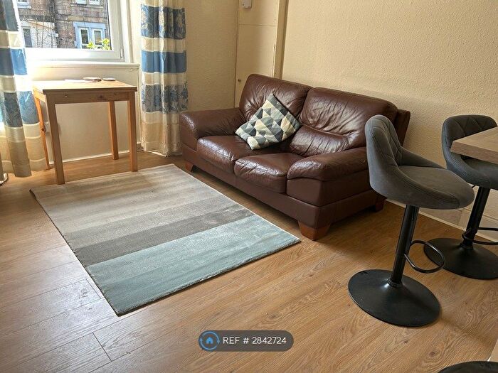 2 Bedroom Flat To Rent In Milton Street, Edinburgh, EH8