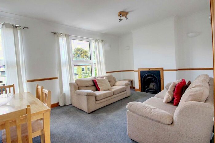 3 Bedroom Flat To Rent In Stanhope Road, London, N12