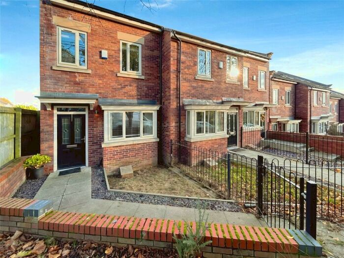 4 Bedroom End Of Terrace House To Rent In Orchard Court, Burncross, Sheffield, South Yorkshire, S35