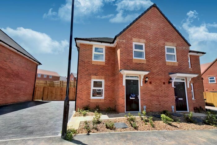 3 Bedroom Semi-Detached House To Rent In St George&rsquo;S Way, Newport, PO30