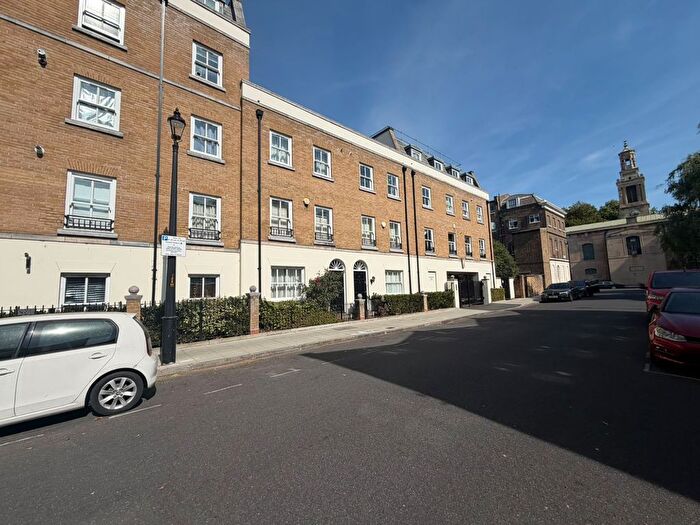 5 Bedroom Town House To Rent In Brockham Street, London, SE1