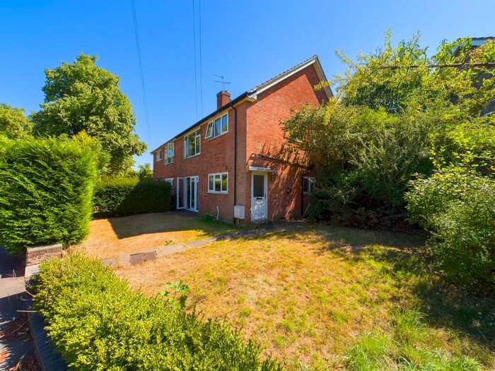 3 Bedroom Flat To Rent In Coniston Road, Leamington Spa, Warwickshire, CV32