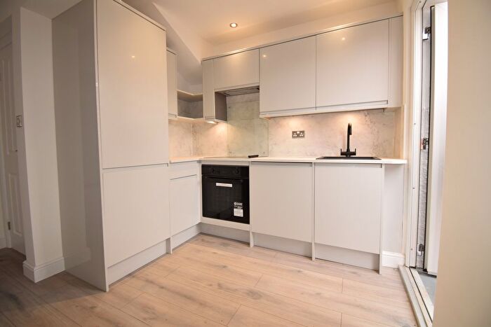 4 Bedroom Terraced House To Rent In Hawkes Road, Mitcham, CR4