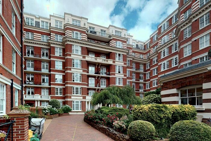 2 Bedroom Flat To Rent In Rodney Court, Maida Vale, London, W9