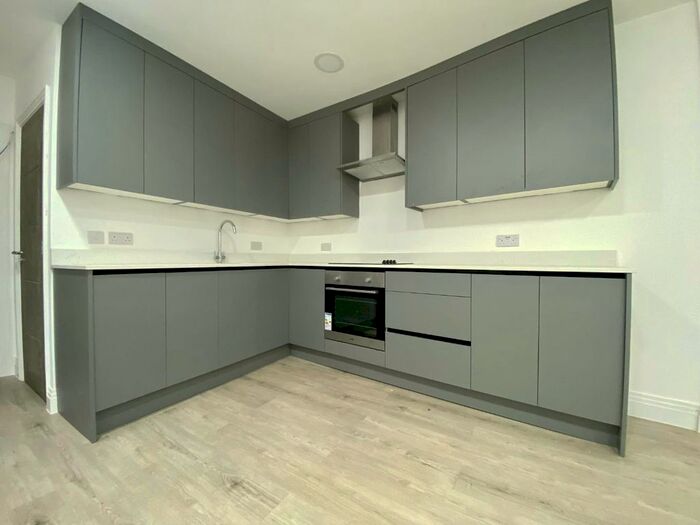 2 Bedroom Flat To Rent In South Ealing Road, London, W5