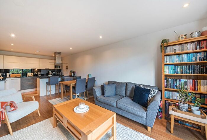 2 Bedroom Flat For Sale In Chapter Way, London, SW19