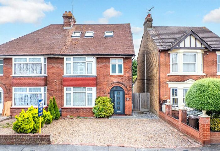 5 Bedroom Semi Detached House For Sale In Chalkwell Road, Sittingbourne, Kent, ME10