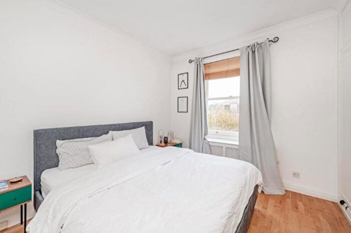 2 Bedroom Apartment To Rent In Baker Street, Marylebone, London, NW1