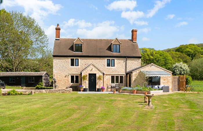 3 Bedroom Detached House For Sale In Oxlynch Lane, Stonehouse, GL10