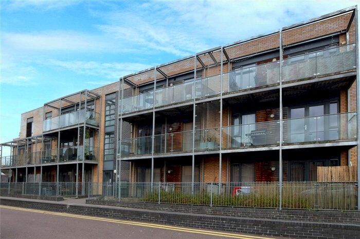 2 Bedroom Flat To Rent In Goddard Drive, Bushey, WD23