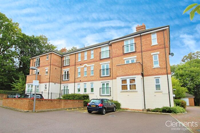 2 Bedroom Flat To Rent In Adrian Close, Hemel Hempstead, HP1