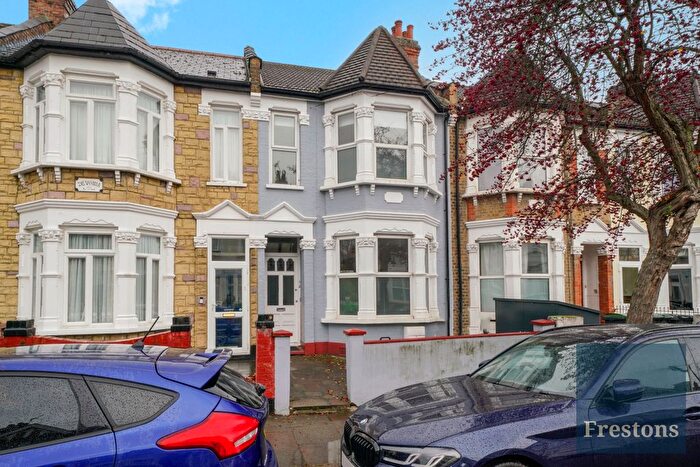 3 Bedroom Terraced House For Sale In Boundary Road, London, N22