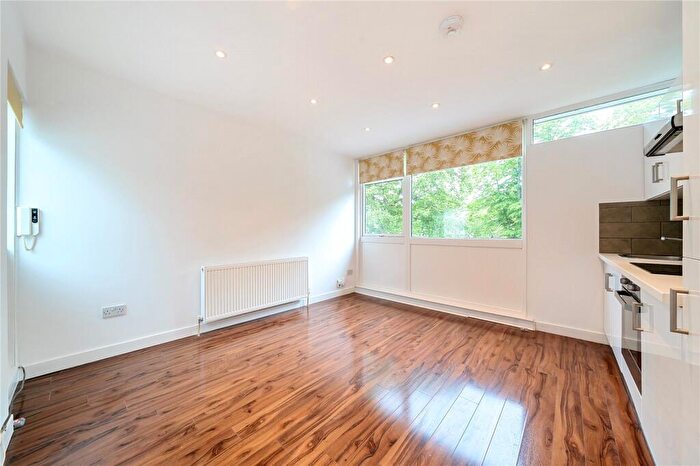1 Bedroom Apartment For Sale In Kennoldes, Croxted Road, London, SE21