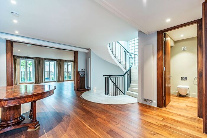 6 Bedroom Detached House To Rent In Cheyne Place, Chelsea, SW3
