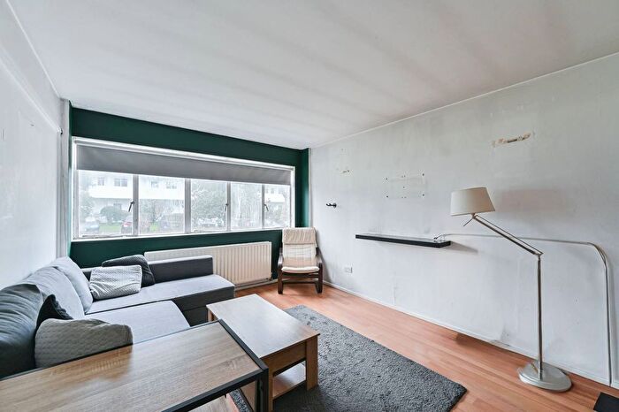 1 Bedroom Flat To Rent In Pullman Court, Streatham Hill, London, SW2