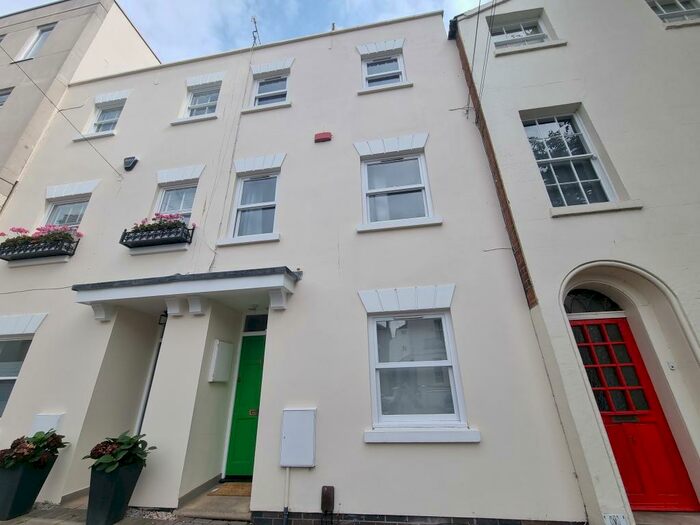 4 Bedroom Town House To Rent In B Portland Street, Leamington Spa, CV32