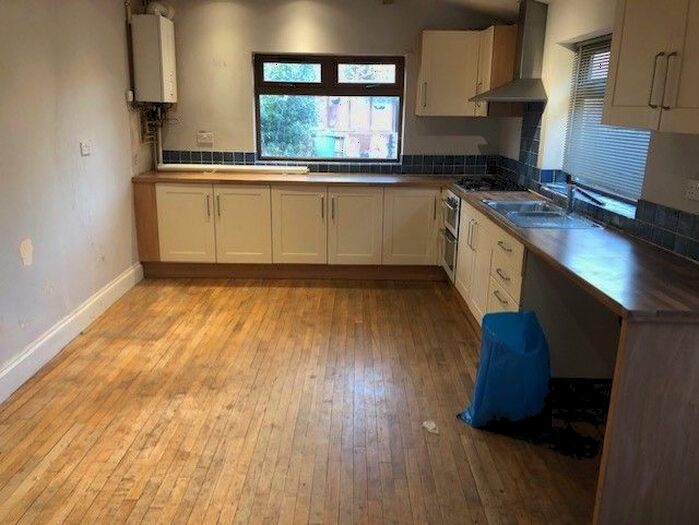 4 Bedroom Semi-Detached House To Rent In Allen Road, Wolverhampton, WV6