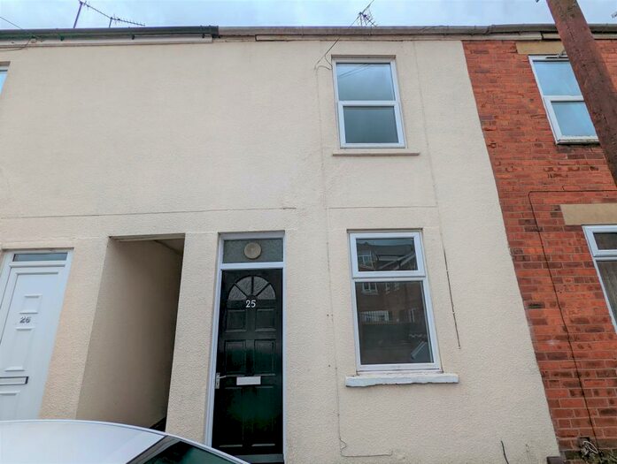 2 Bedroom House To Rent In George Street, Grantham, NG31