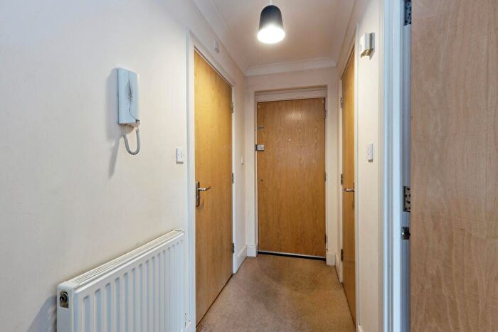 1 Bedroom Flat To Rent In New Street, Cheltenham, GL50