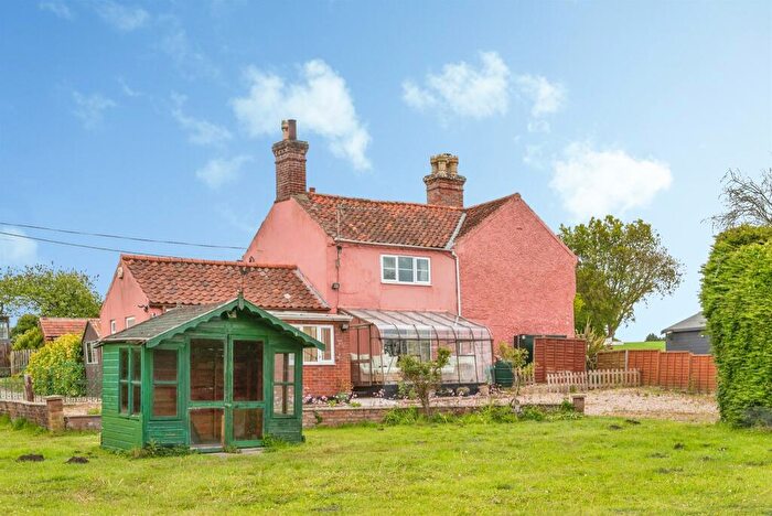 2 Bedroom Cottage For Sale In Cawston Road, Brandiston, Norwich, NR10