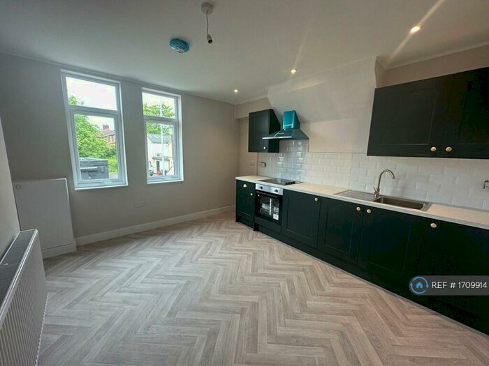 2 Bedroom Flat To Rent In Annesley Road, Hucknall, Nottingham, NG15